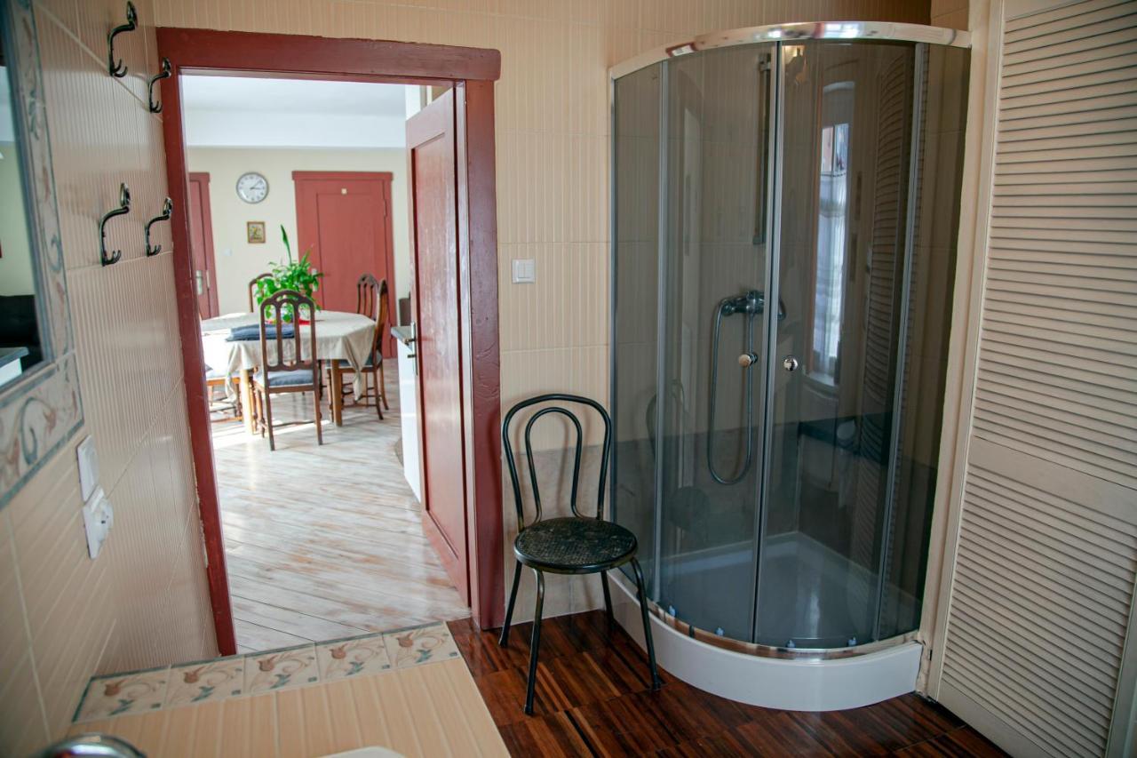 Apartamenty W Starym Kinie Swieradow-Zdroj Luaran gambar